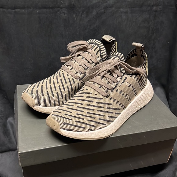 COPY - ADIDAS NMD R2 Primeknit in “Trace Cargo” mens 9 - Picture 4 of 9